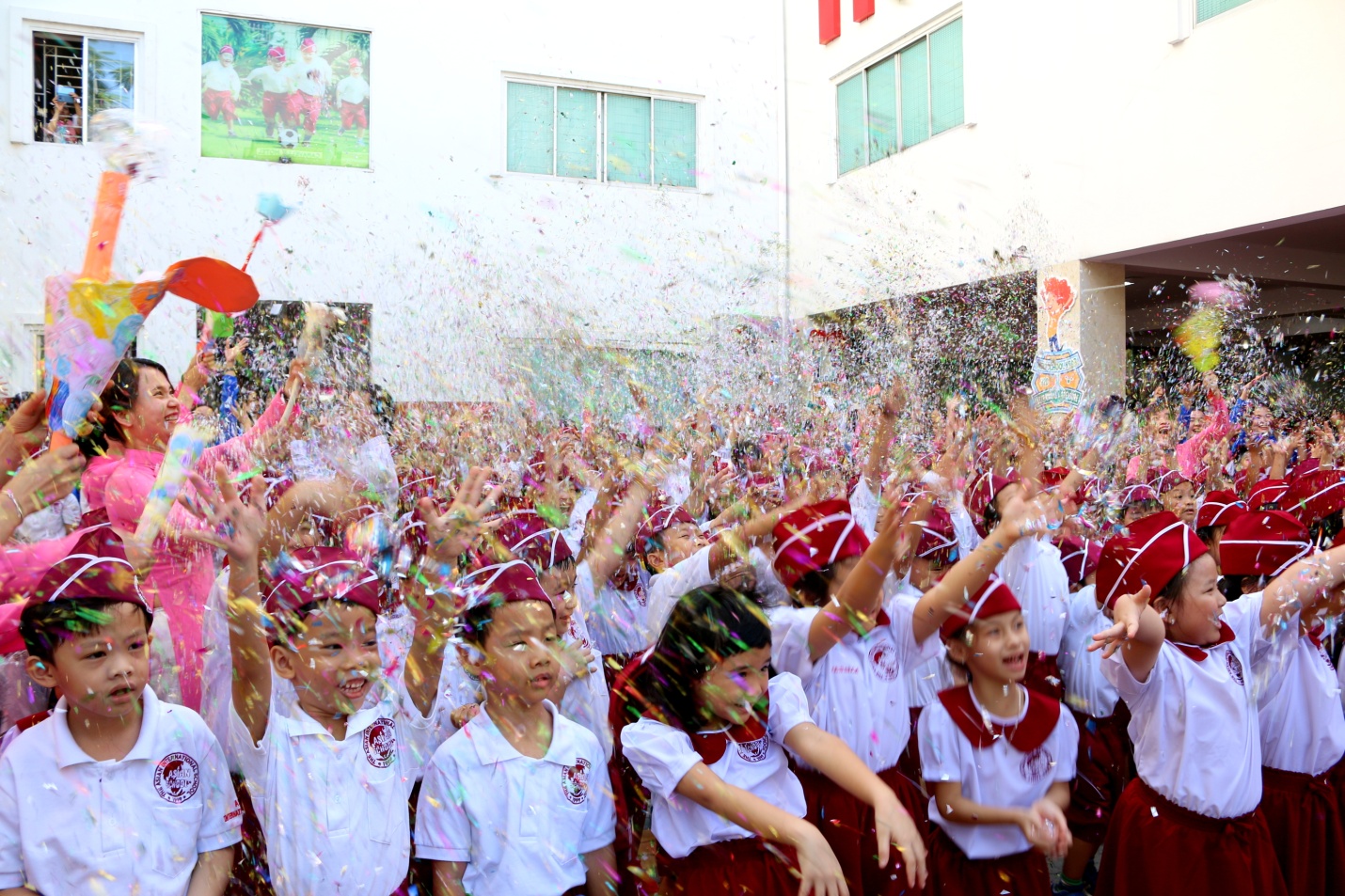 A colorful opening ceremony with 9000 students of the Asian International School.